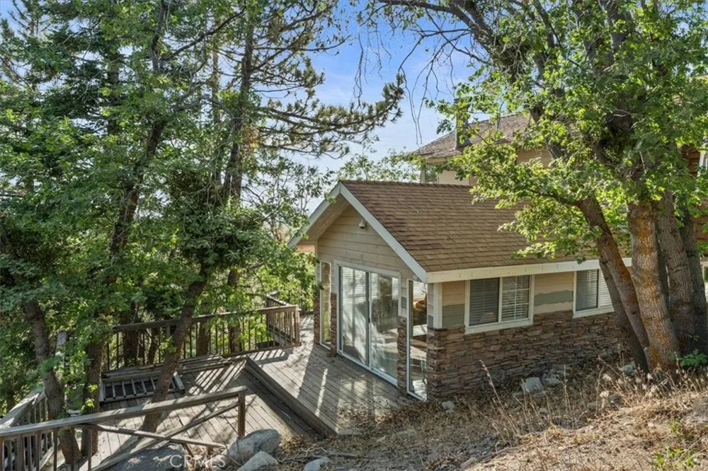 2190 Tank Road Running Springs, CA 92382