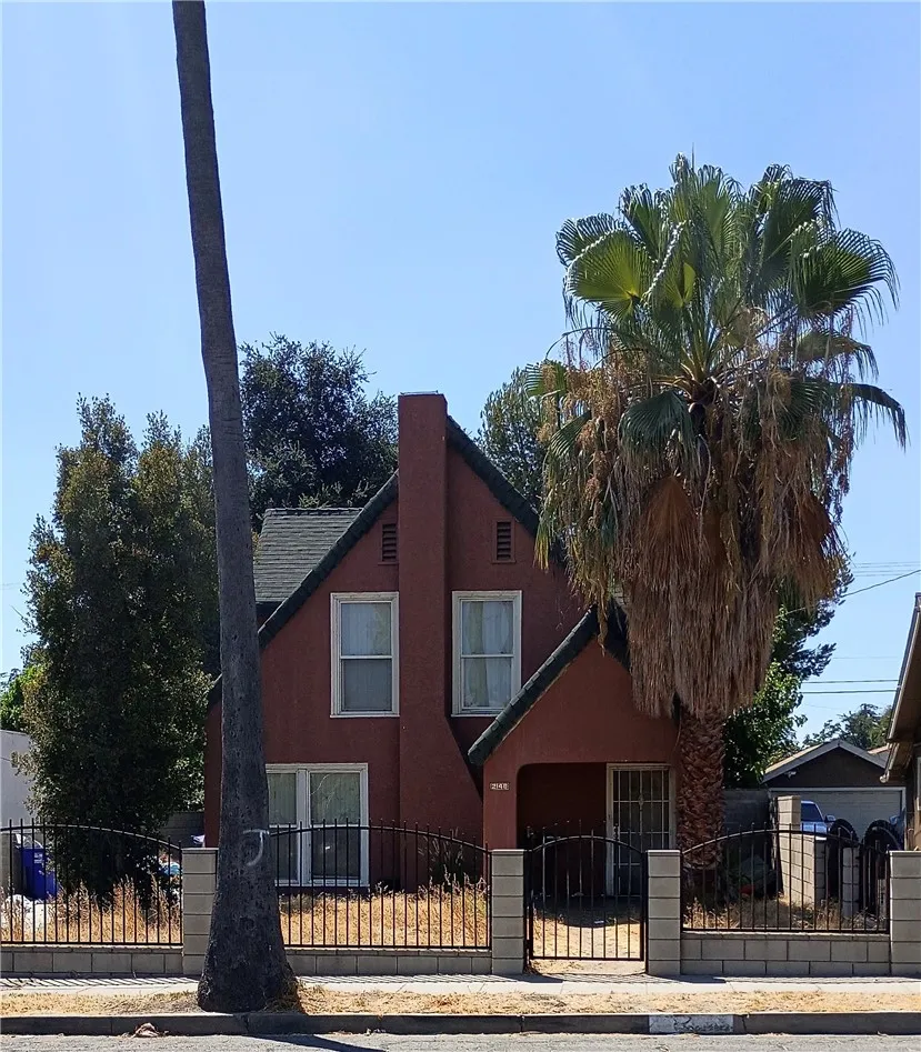 2148 Genevieve San Bernardino, CA 92405