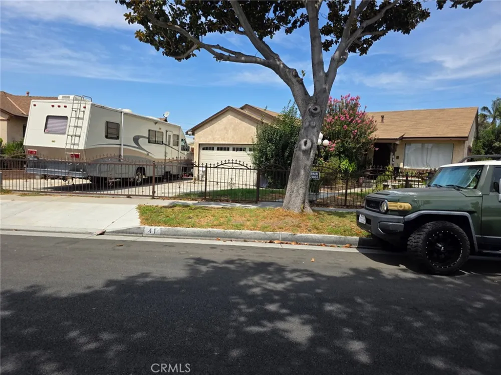 41 W Barclay Long Beach, CA 90805