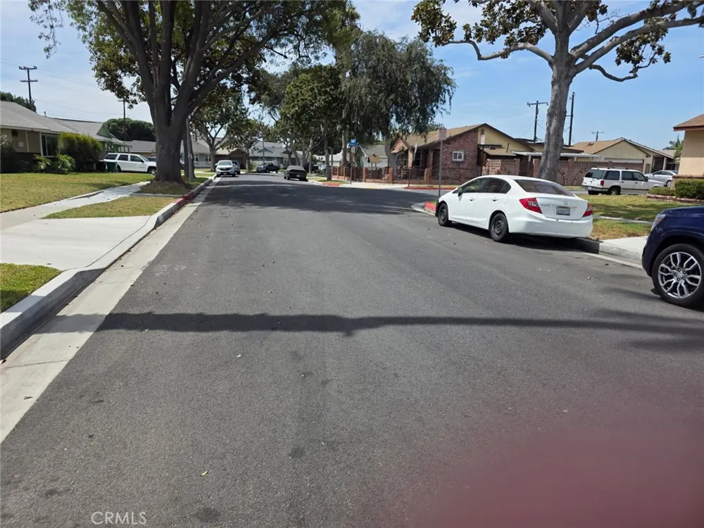 41 W Barclay Long Beach, CA 90805