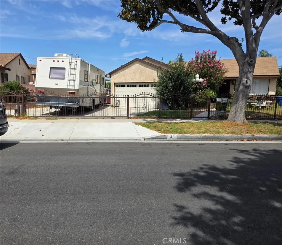 41 W Barclay Long Beach, CA 90805