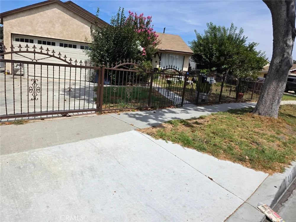 41 W Barclay Long Beach, CA 90805