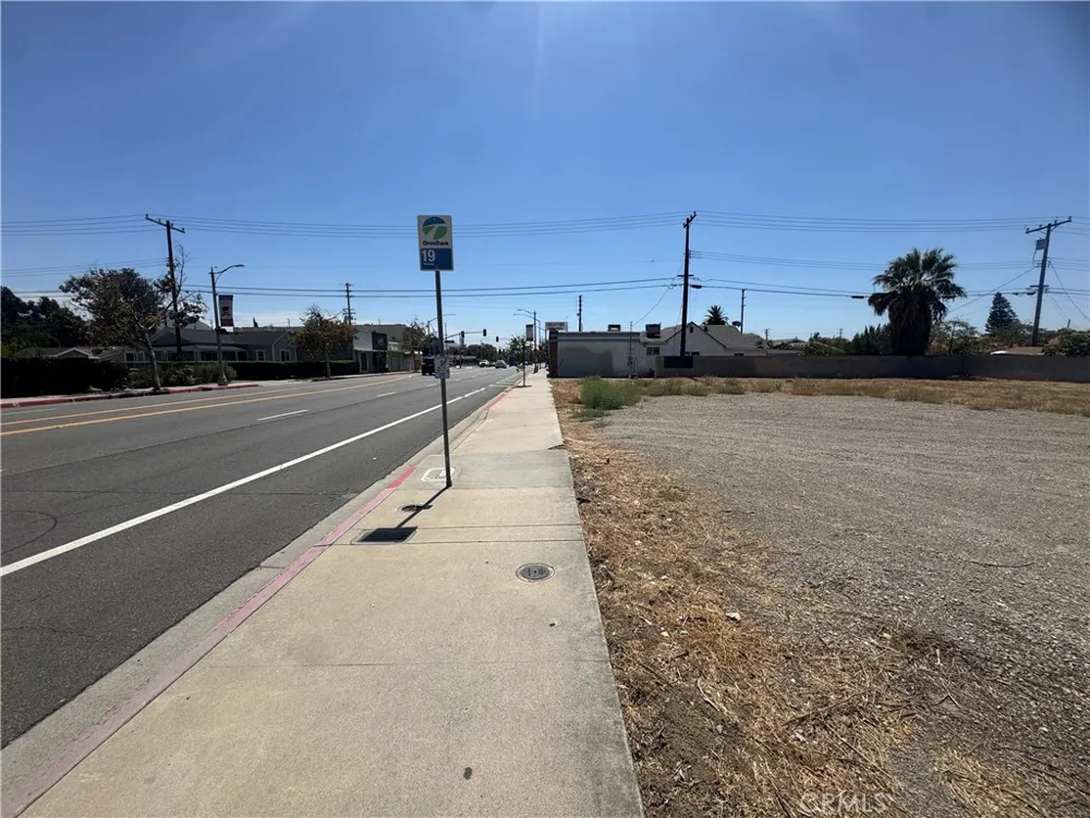233 La Cadena Drive Colton, CA 92324
