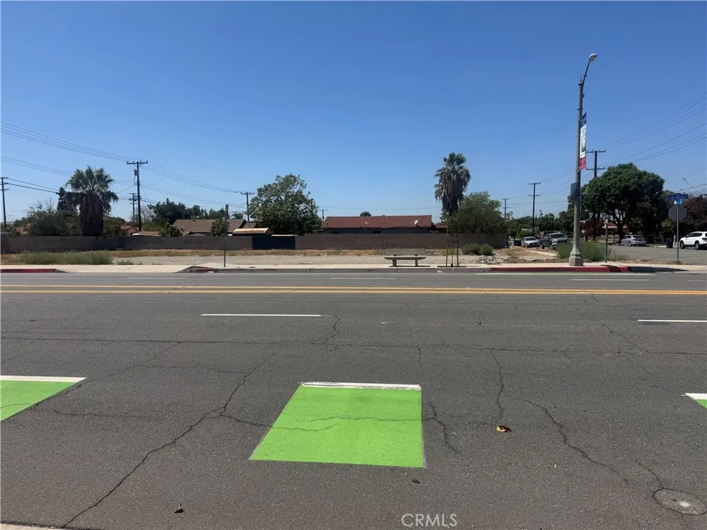 233 La Cadena Drive Colton, CA 92324