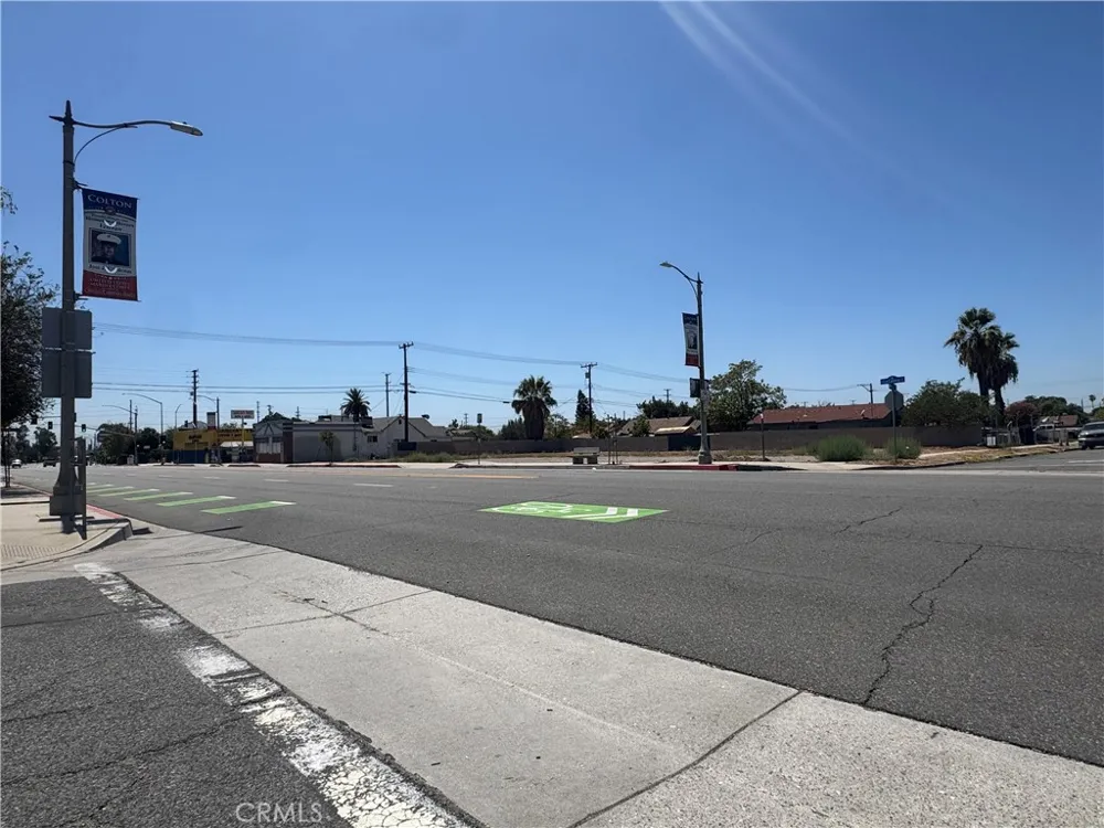 233 La Cadena Drive Colton, CA 92324