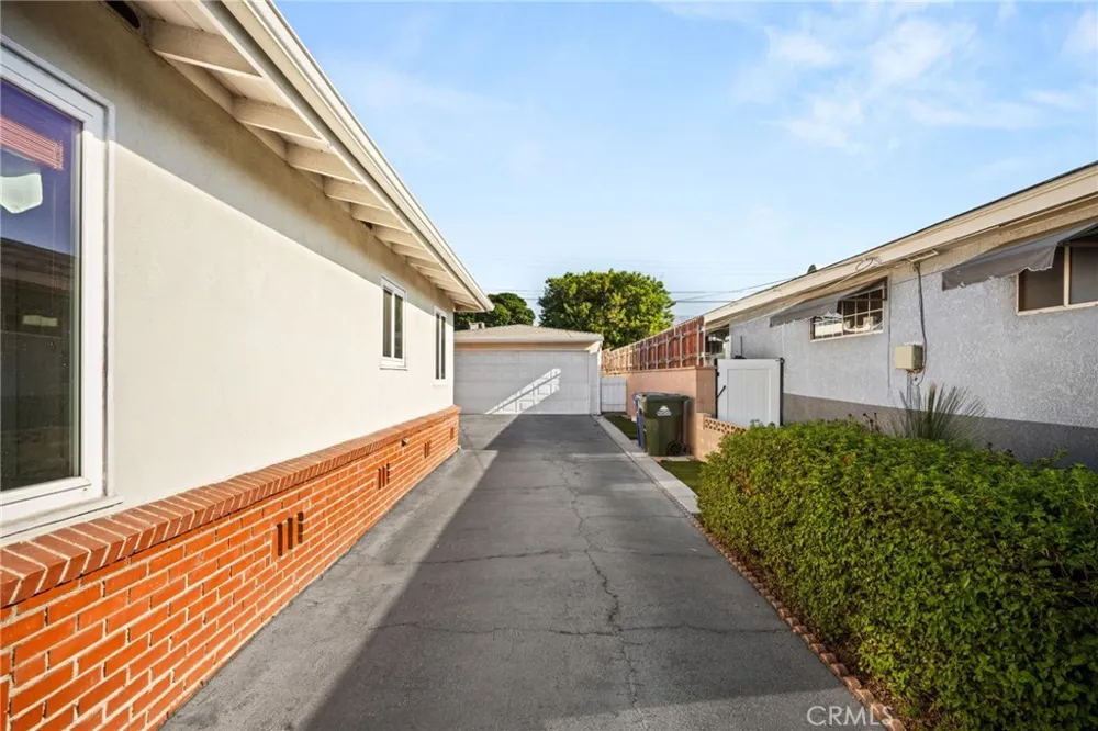 538 W F STREET Ontario, CA 91762