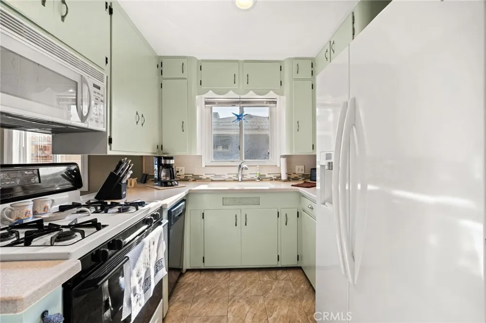 538 W F STREET Ontario, CA 91762
