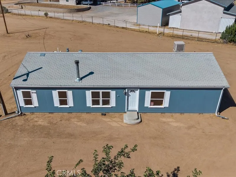 5670 Hollister Road Phelan, CA 92371