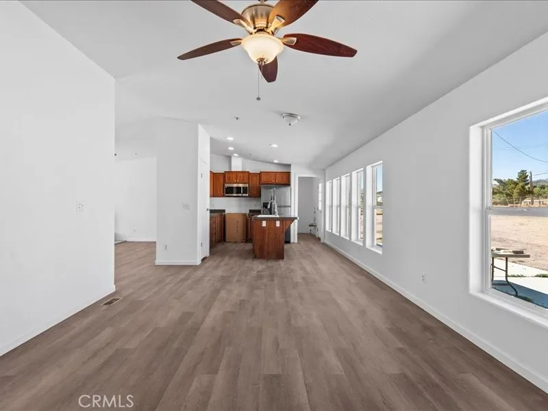 5670 Hollister Road Phelan, CA 92371