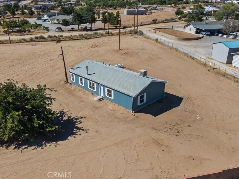 5670 Hollister Road Phelan, CA 92371