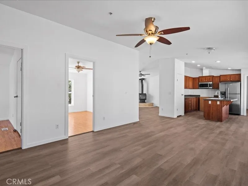 5670 Hollister Road Phelan, CA 92371
