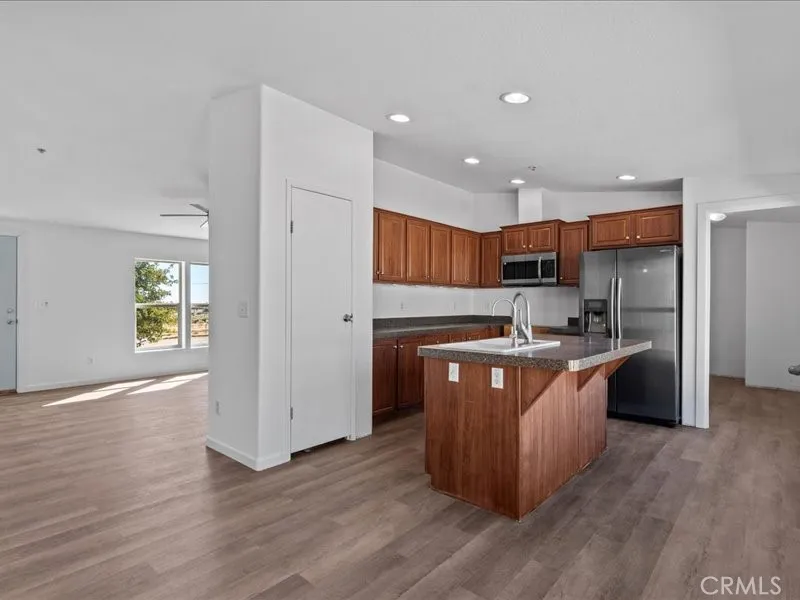 5670 Hollister Road Phelan, CA 92371