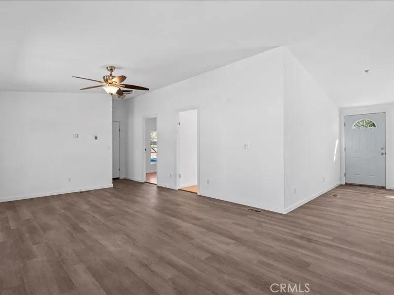 5670 Hollister Road Phelan, CA 92371