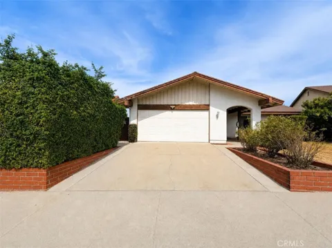 1640 Summer Lawn