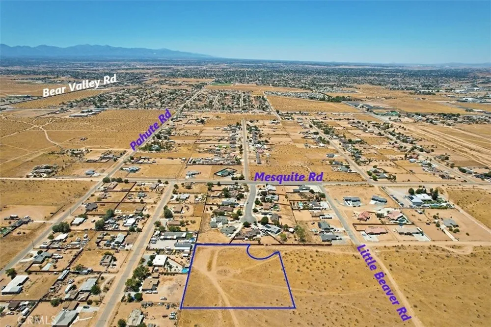32 Nicola Road Apple Valley, CA 92308
