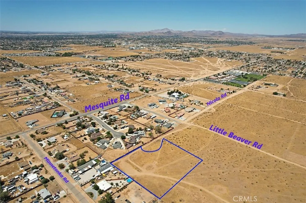 32 Nicola Road Apple Valley, CA 92308