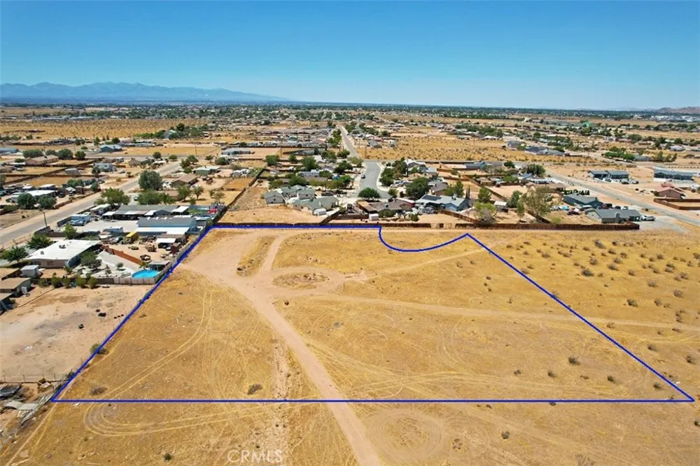 32 Nicola Road Apple Valley, CA 92308