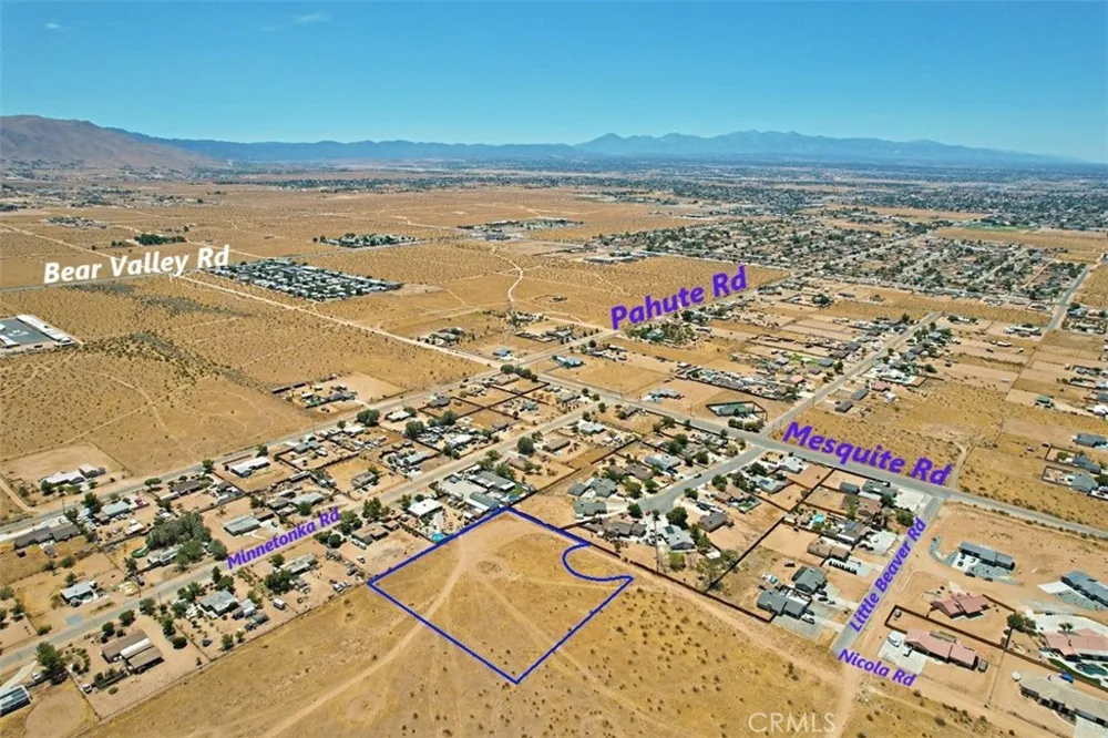 32 Nicola Road Apple Valley, CA 92308