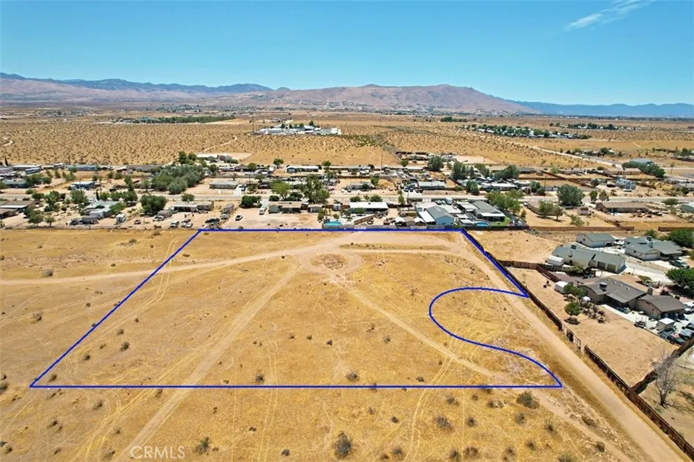 32 Nicola Road Apple Valley, CA 92308