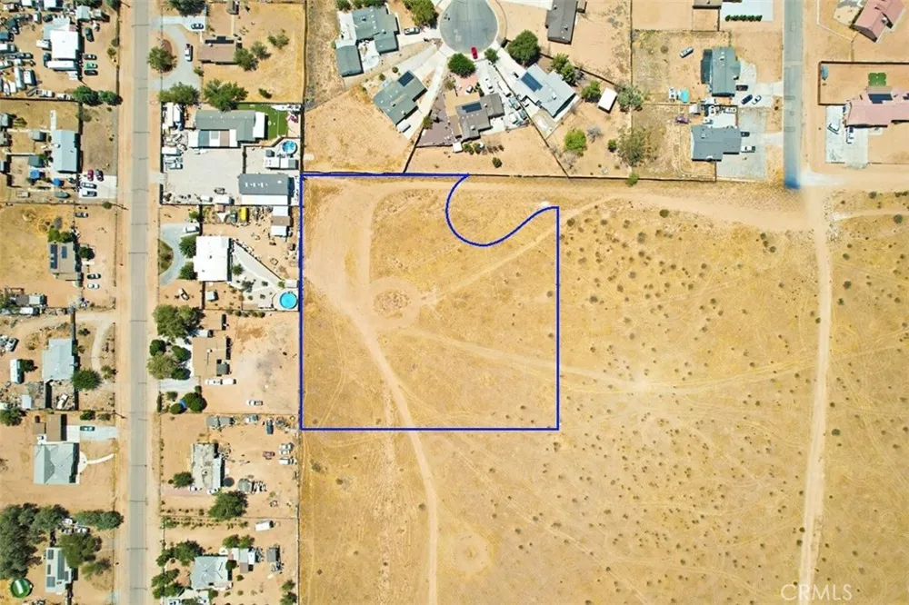 32 Nicola Road Apple Valley, CA 92308
