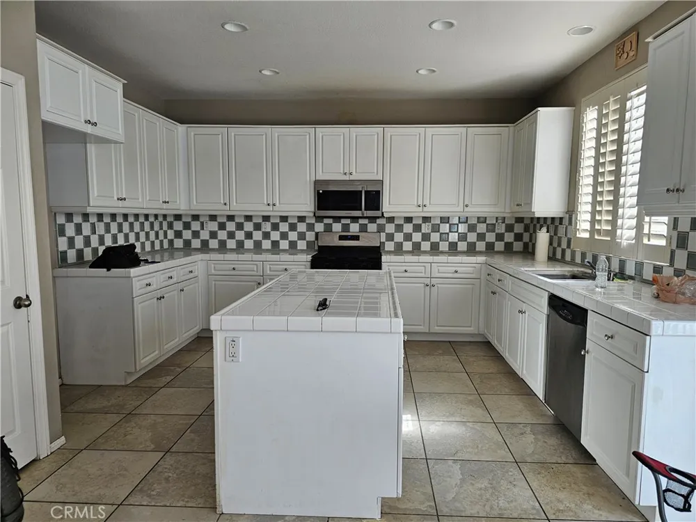 1331 Veronica Trail Hemet, CA 92545