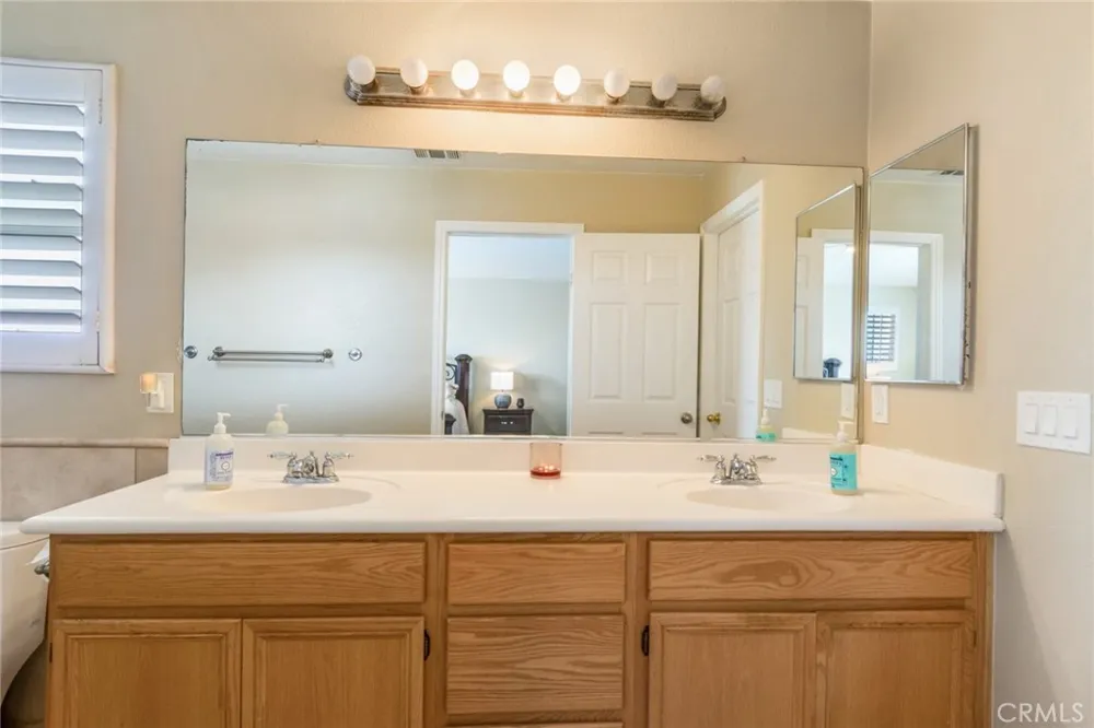 15454 Hoover Lane Fontana, CA 92336
