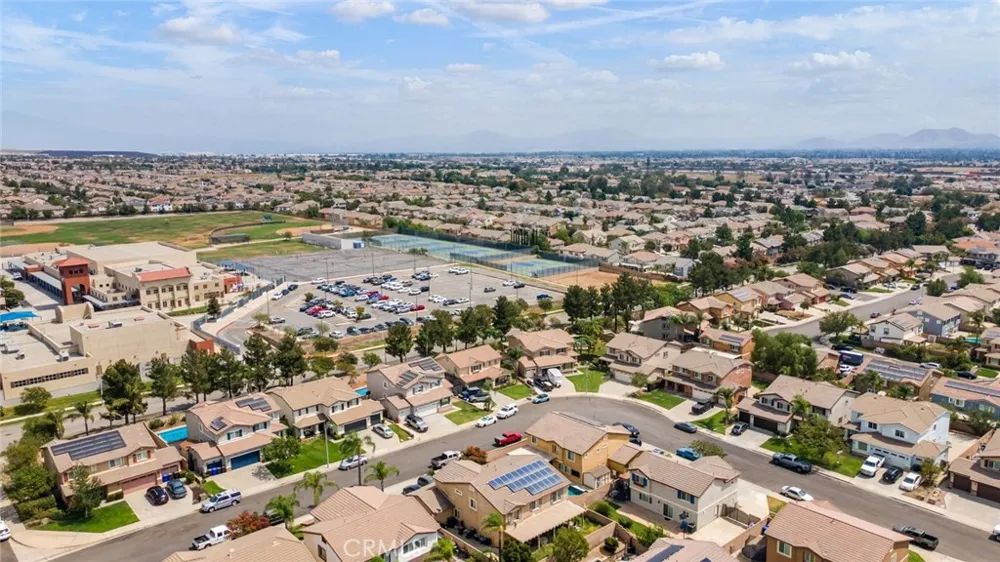 15454 Hoover Lane Fontana, CA 92336