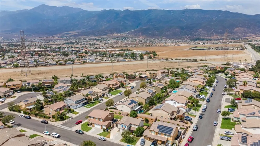 15454 Hoover Lane Fontana, CA 92336