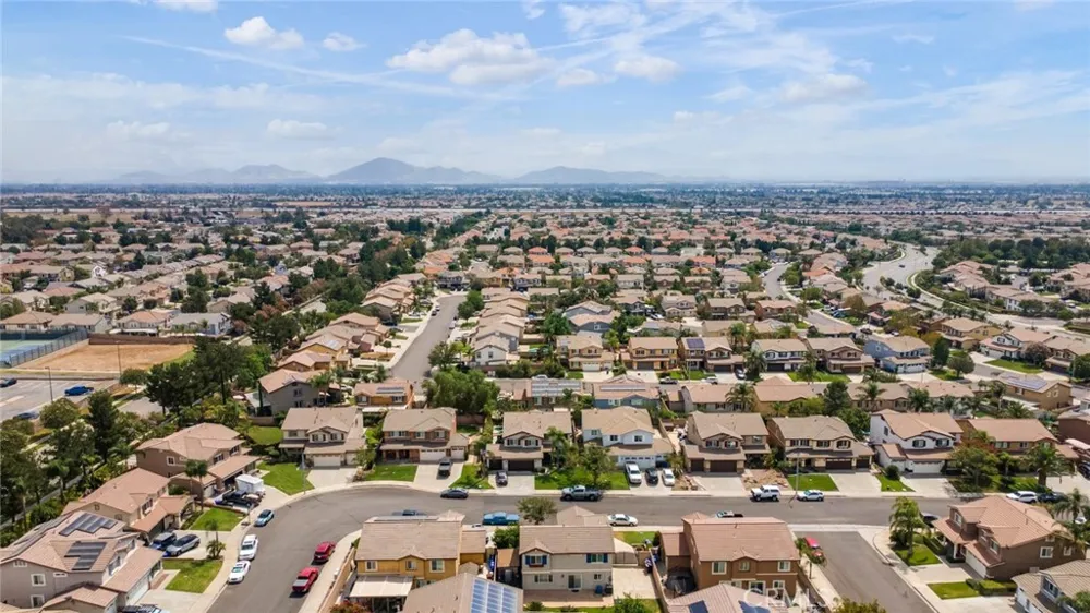 15454 Hoover Lane Fontana, CA 92336