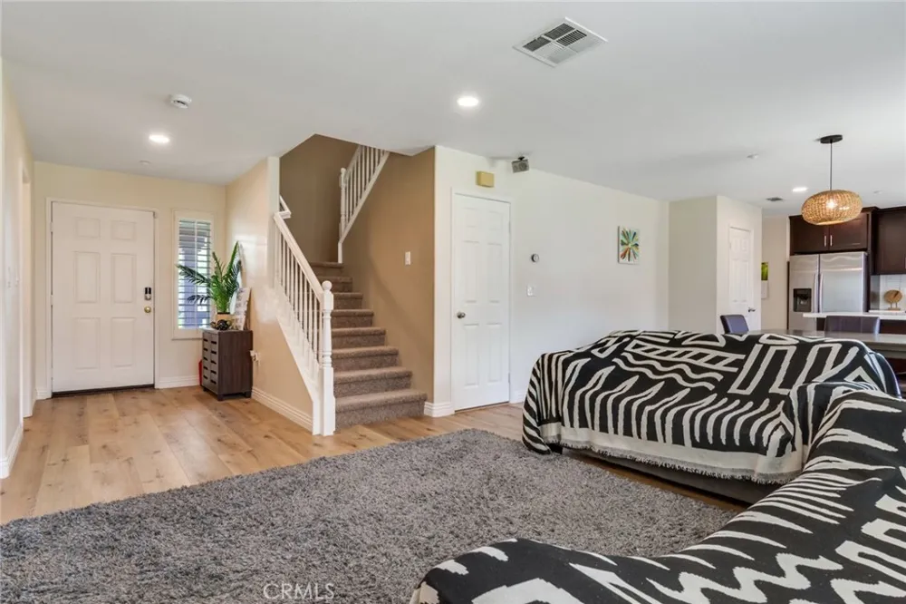 15454 Hoover Lane Fontana, CA 92336
