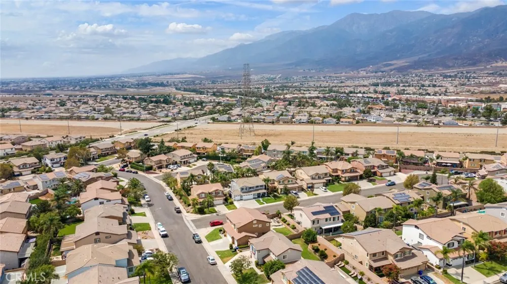 15454 Hoover Lane Fontana, CA 92336