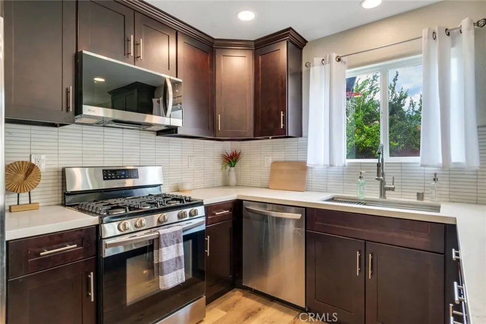 15454 Hoover Lane Fontana, CA 92336