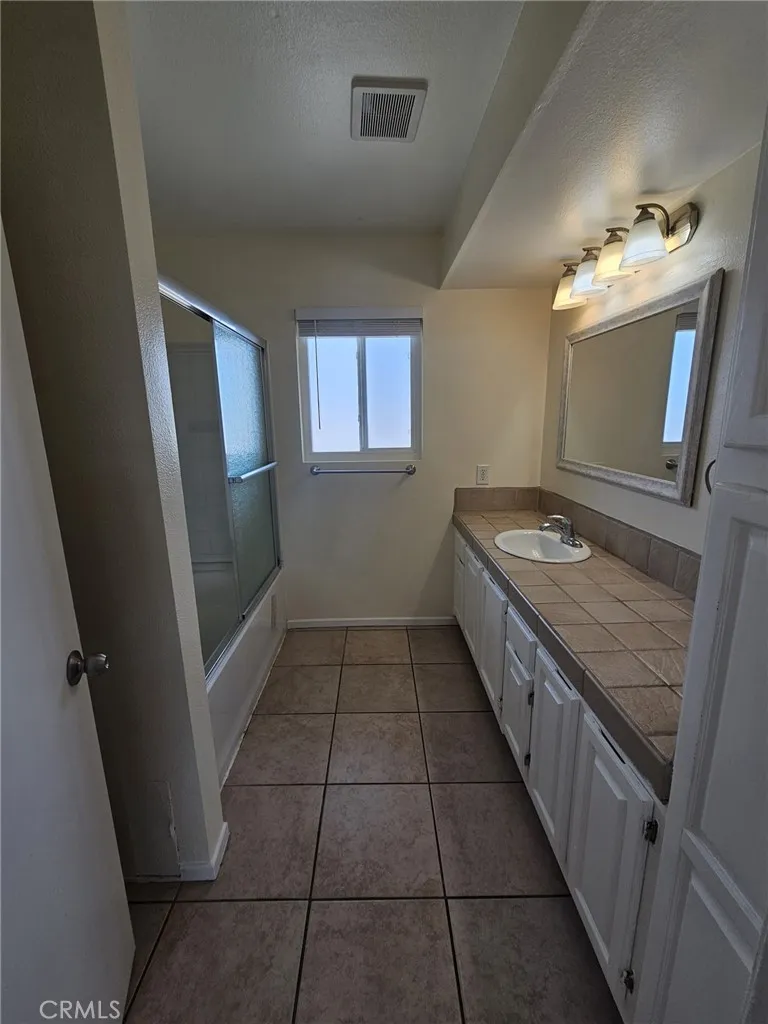8041 Puritan Downey, CA 90242