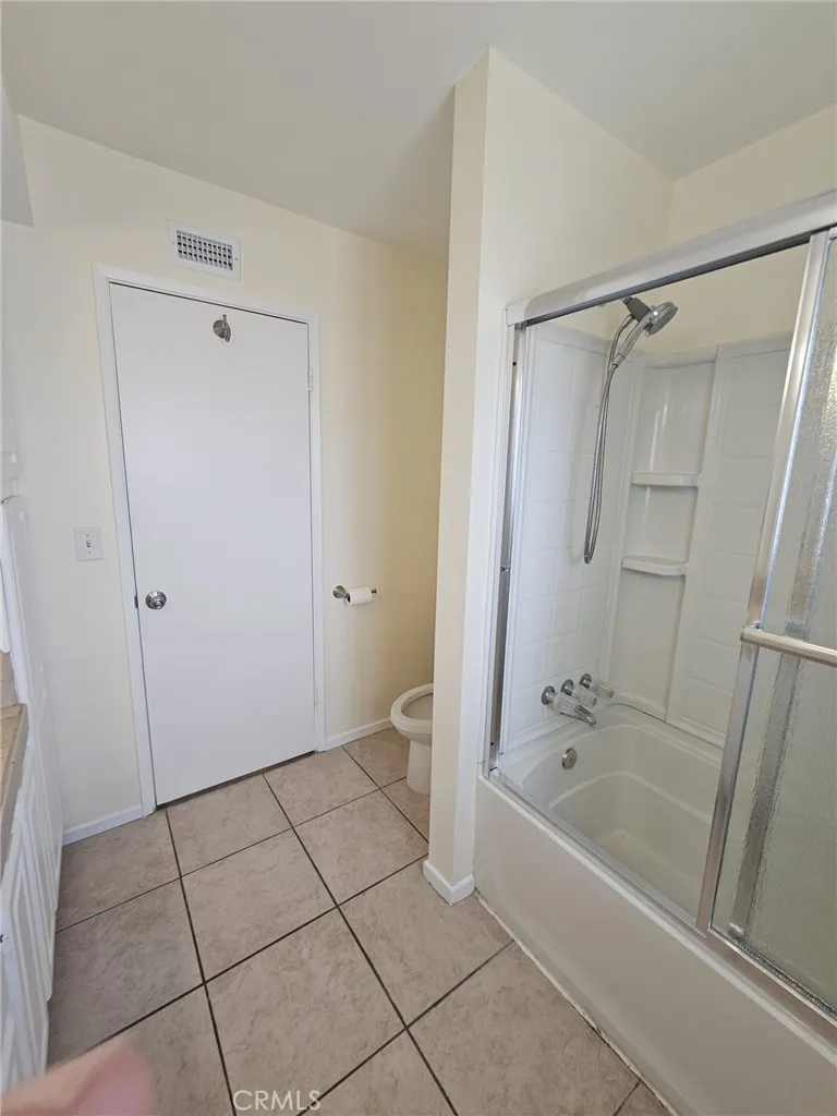 8041 Puritan Downey, CA 90242