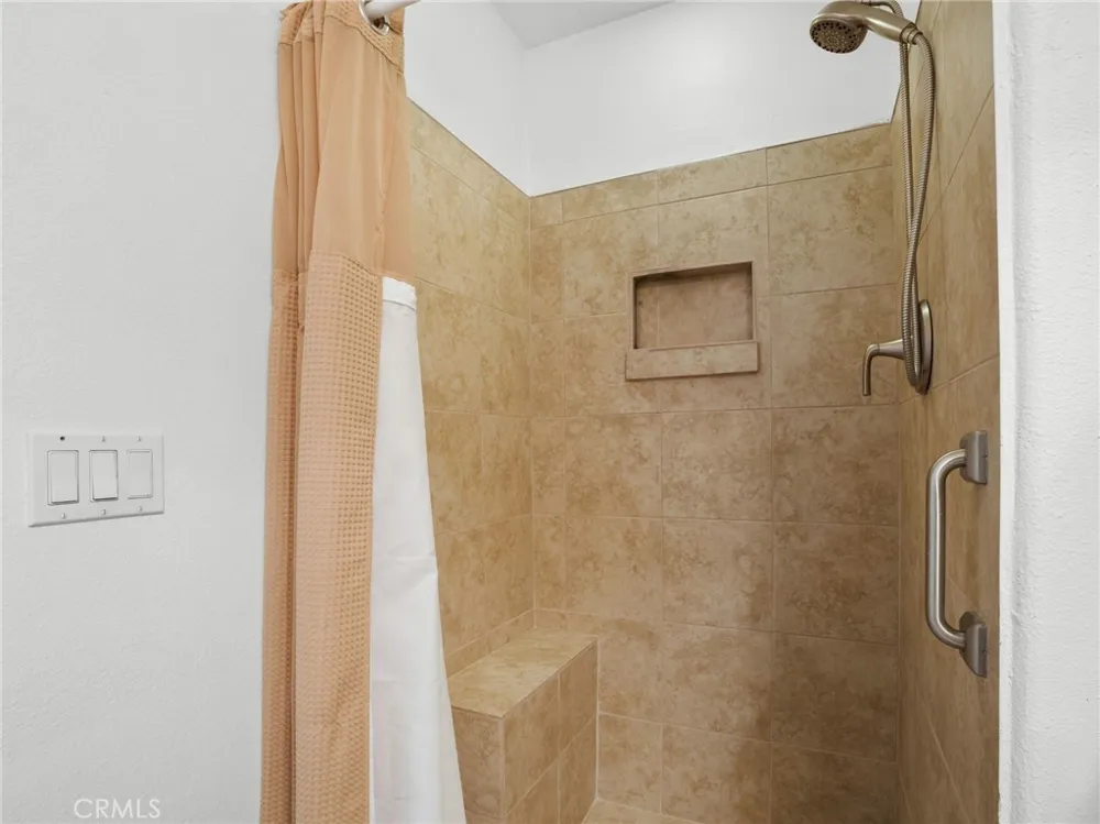 3854 Bluff Perris, CA 92571