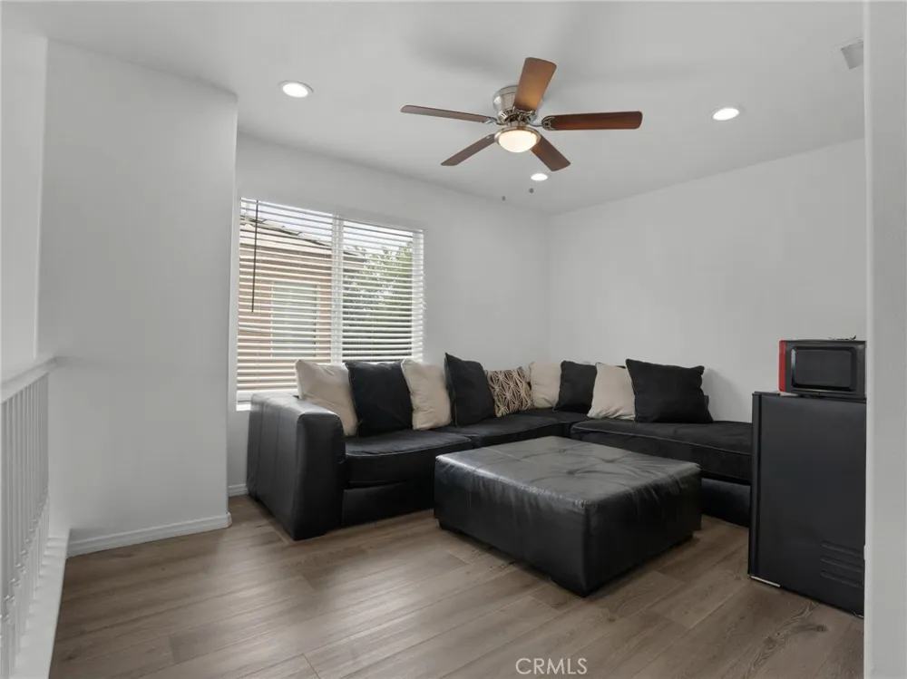 3854 Bluff Perris, CA 92571