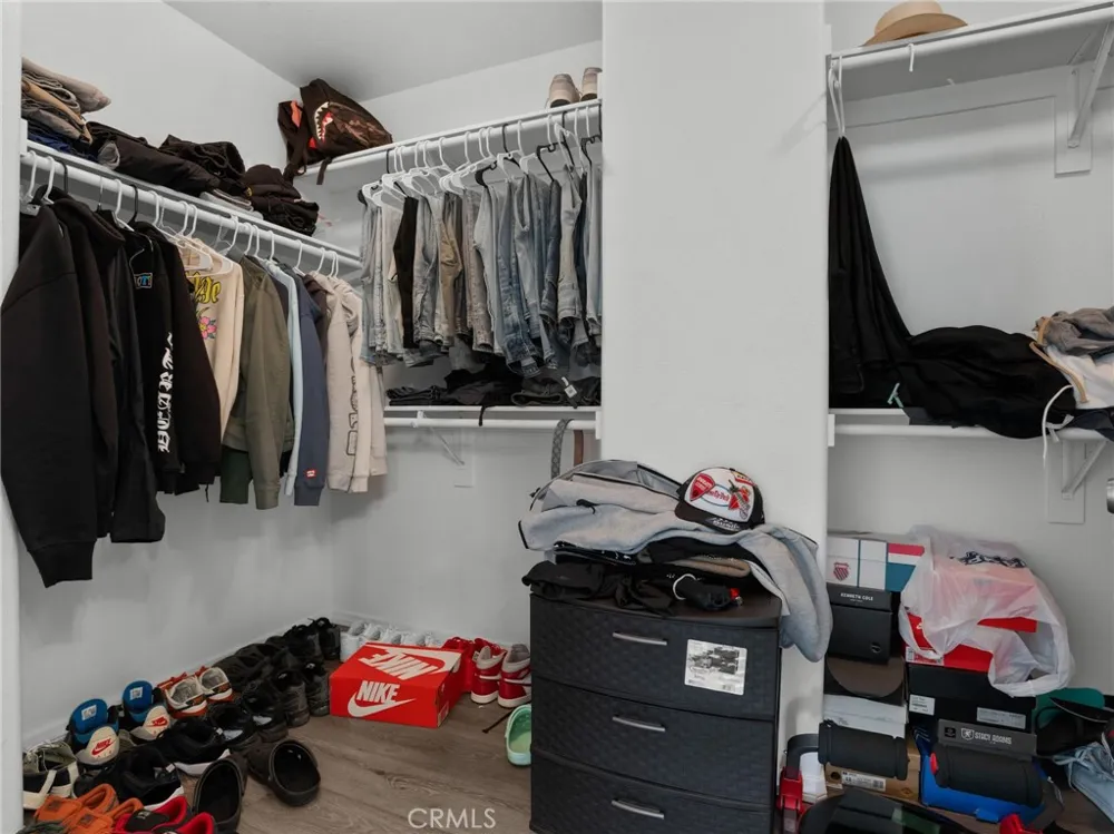 3854 Bluff Perris, CA 92571
