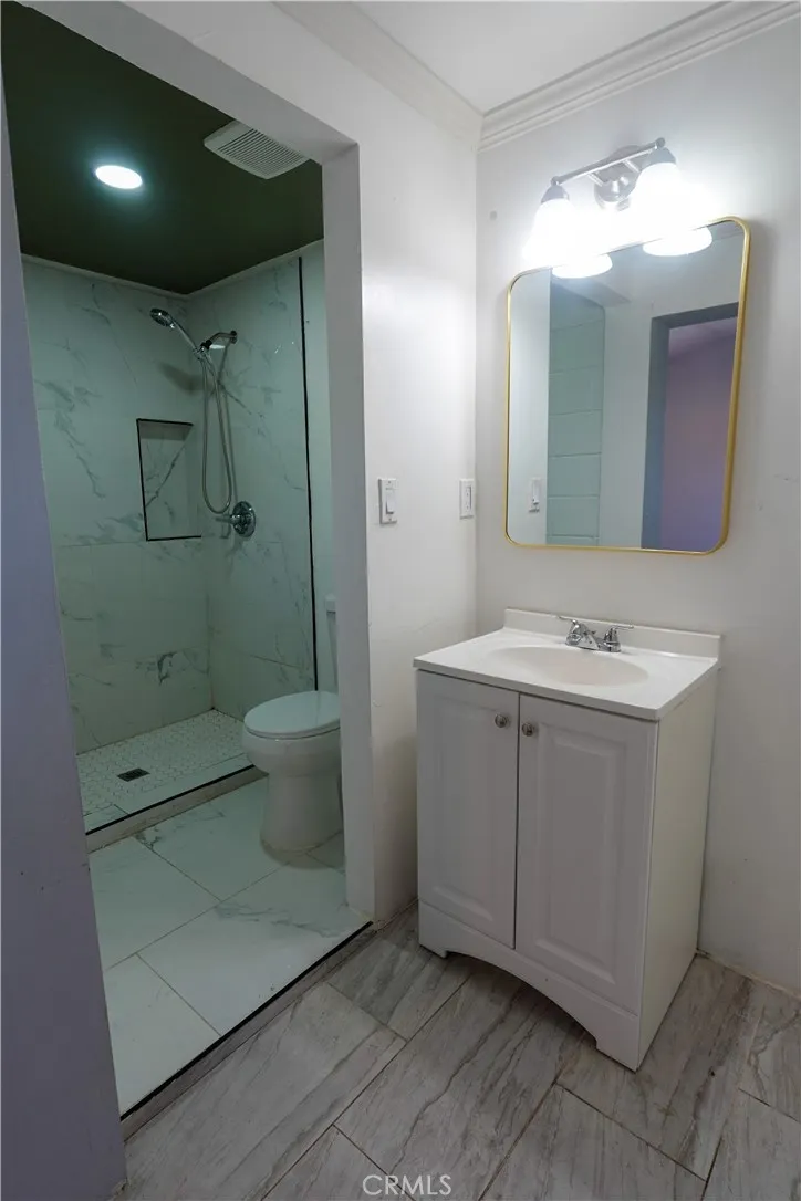14010 Dunton Whittier, CA 90605