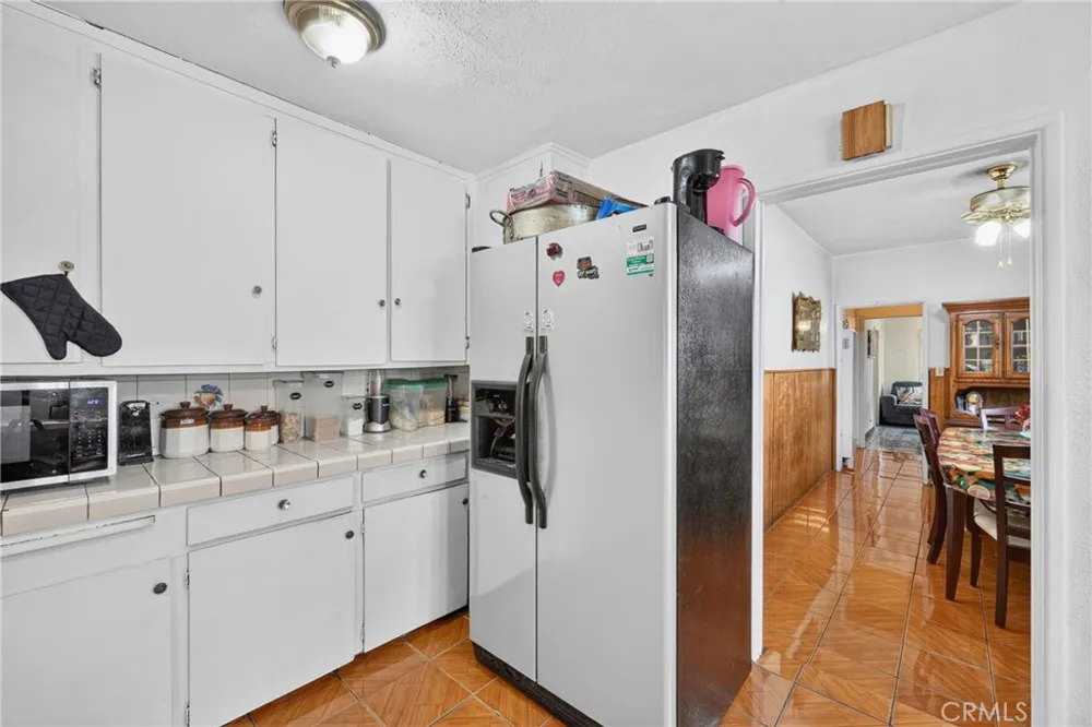 1523 E Vernon Los Angeles, CA 90011