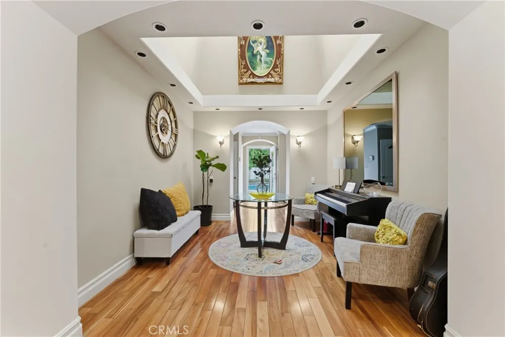 520 W Hermosa Fullerton, CA 92835