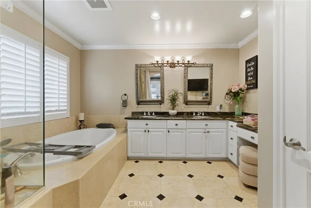 520 W Hermosa Fullerton, CA 92835