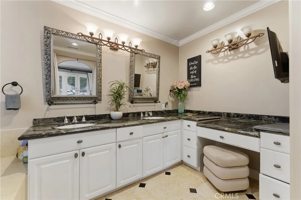 520 W Hermosa Fullerton, CA 92835