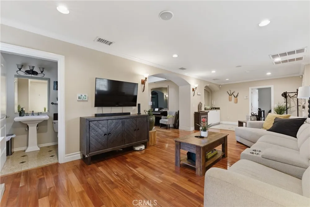 520 W Hermosa Fullerton, CA 92835