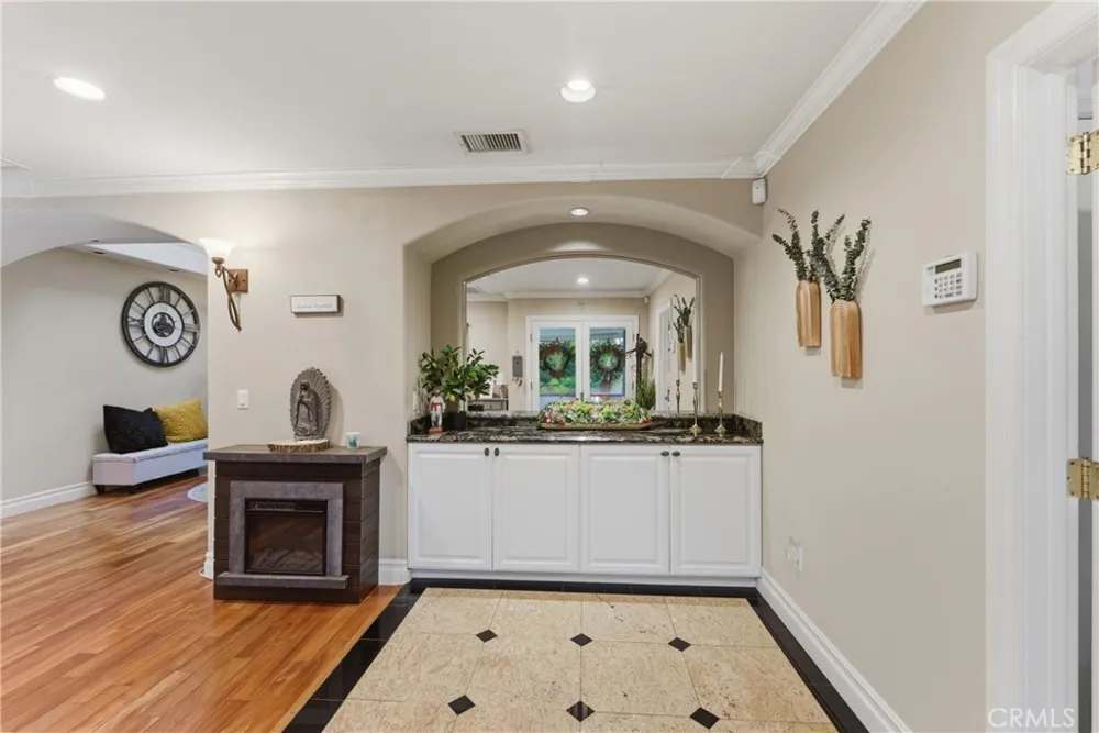 520 W Hermosa Fullerton, CA 92835