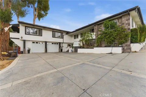 520 W Hermosa