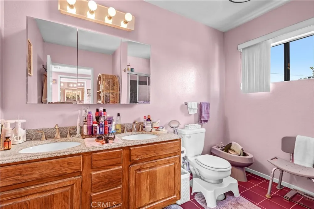 13226 Bromwich Arleta, CA 91331