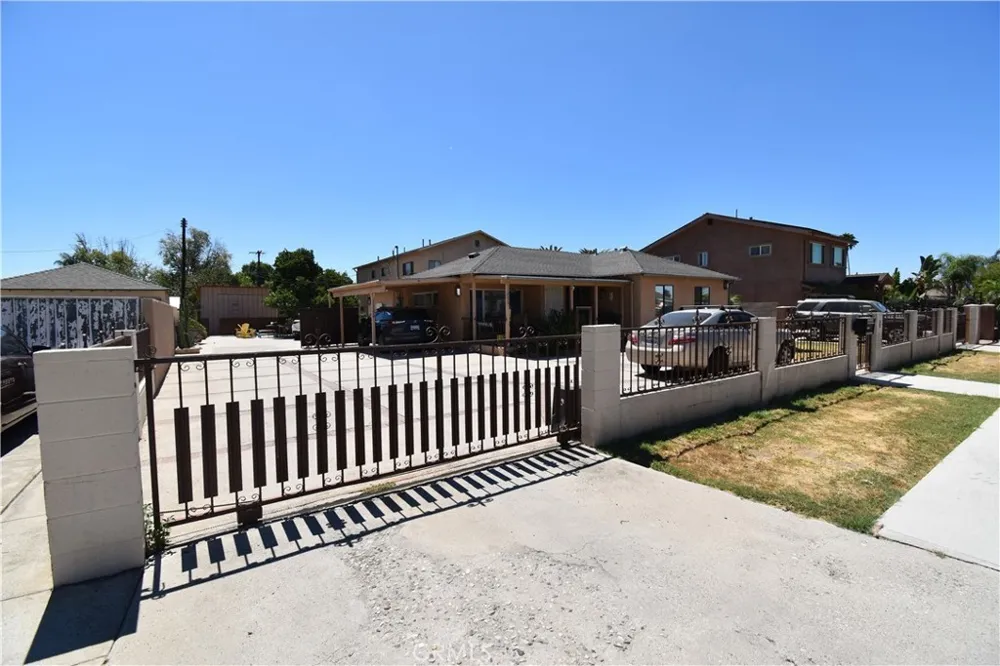 13226 Bromwich Arleta, CA 91331
