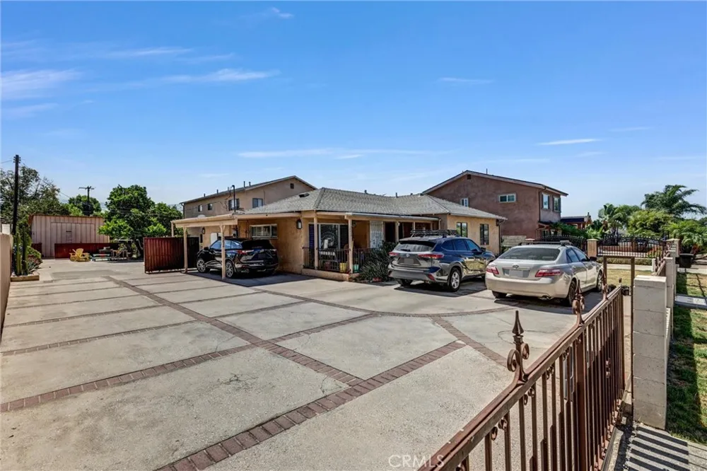 13226 Bromwich Arleta, CA 91331