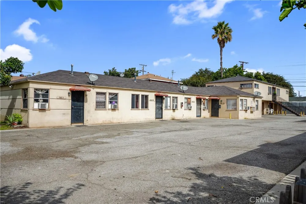 3823 Walnut Cudahy, CA 90201