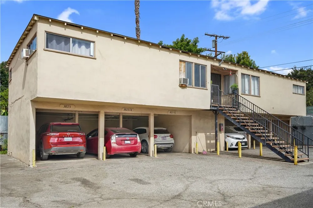 3823 Walnut Cudahy, CA 90201